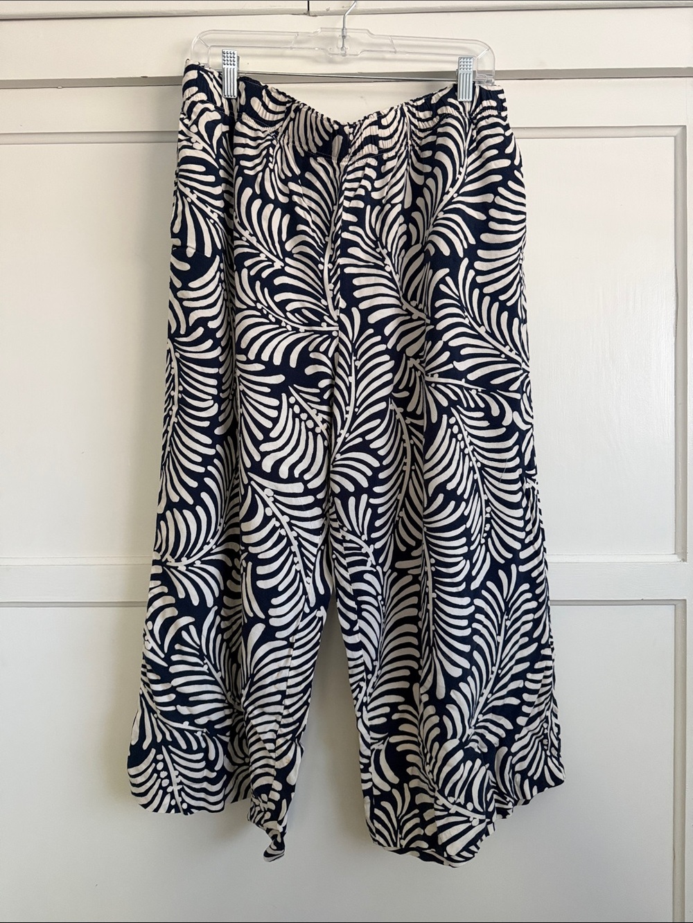 Flowy Cropped Wide Leg Leaf Pants